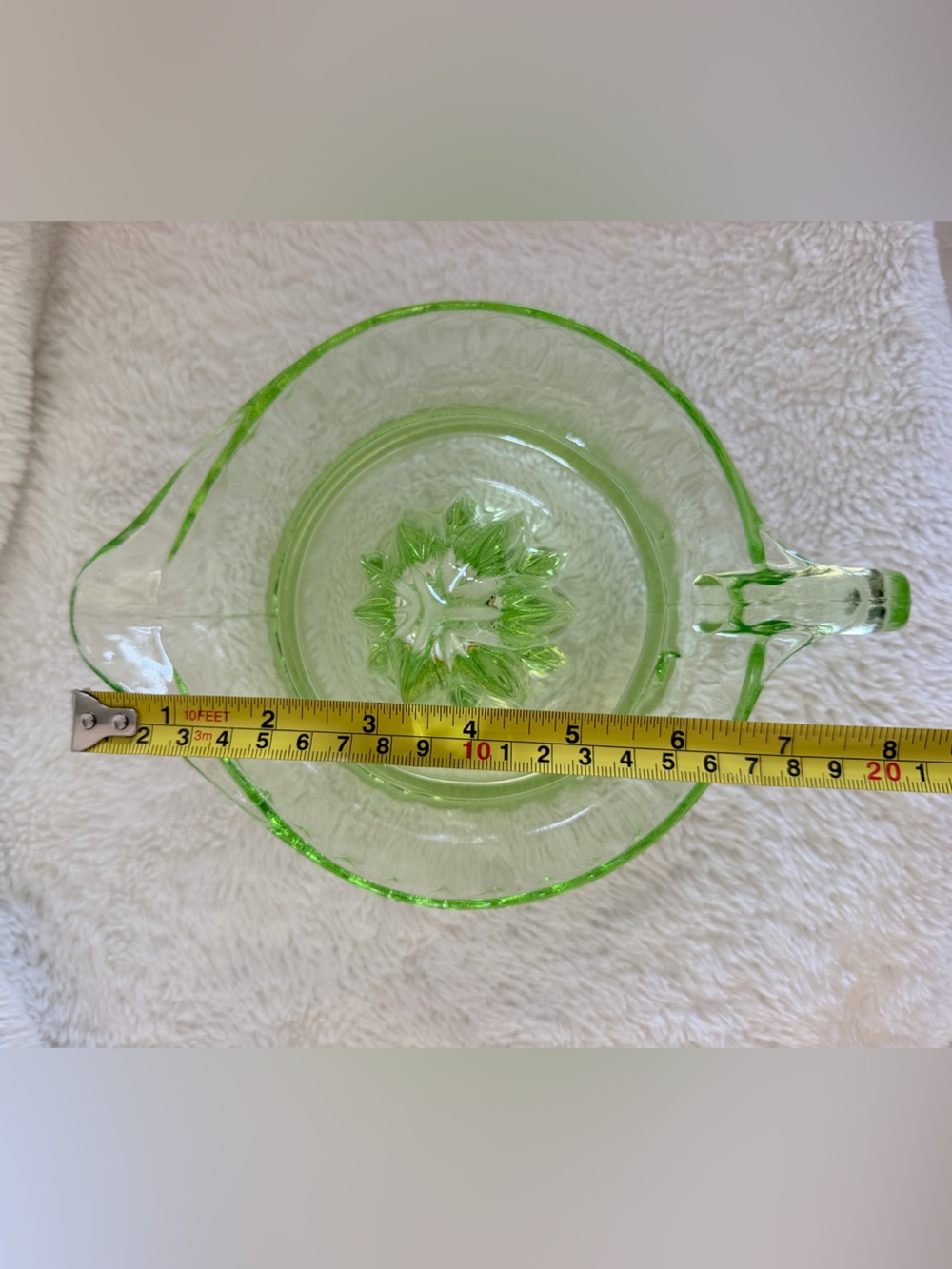 Vintage Green Uranium Glass Citrus Reamer Juicer - Depression Glass - Picture 12 of 14